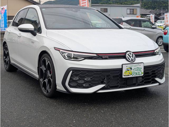 ゴルフＧＴＩ ベースグレード　ＥＴＣ　全周囲カメラ　ナビ　クリアランスソナー　オートクルーズコントロール　レーンアシスト　衝突被害軽減システム　アルミホイール　オートライト　ＬＥＤヘッドランプ　スマートキー　アイドリングストップ（13枚目）