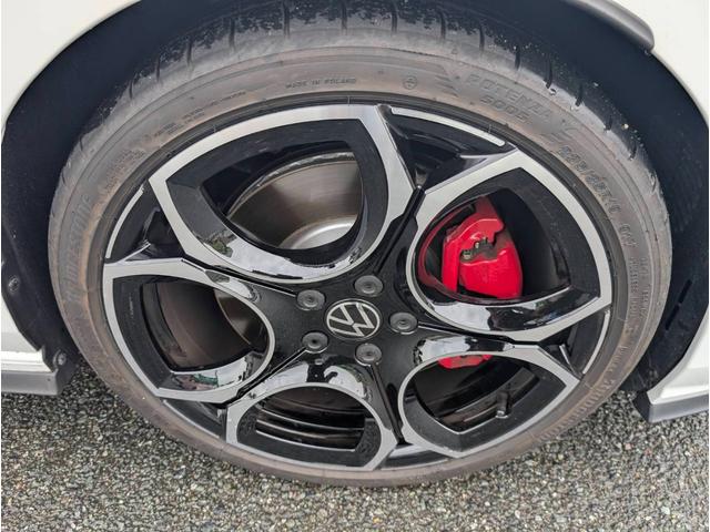 ゴルフＧＴＩ ベースグレード　ＥＴＣ　全周囲カメラ　ナビ　クリアランスソナー　オートクルーズコントロール　レーンアシスト　衝突被害軽減システム　アルミホイール　オートライト　ＬＥＤヘッドランプ　スマートキー　アイドリングストップ（25枚目）