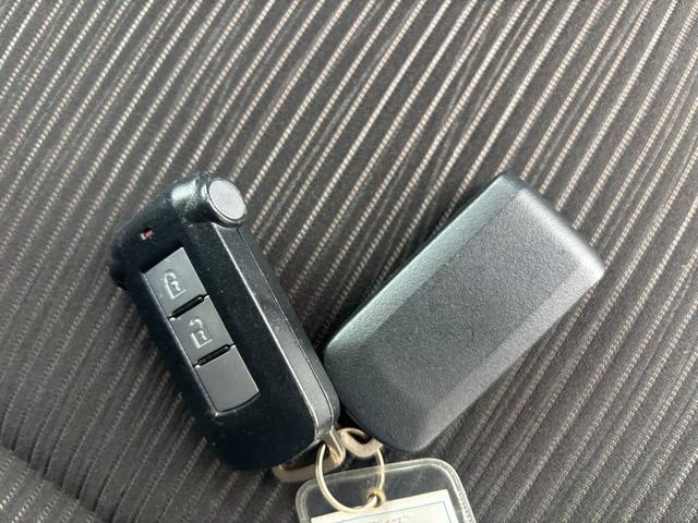 デイズルークス ハイウェイスター　Ｘ　Ｖセレクション＋セーフティＩＩ　全周囲カメラ　両側スライド・片側電動　ナビ　ＴＶ　衝突被害軽減システム　ＨＩＤ　スマートキー　アイドリングストップ　電動格納ミラー　ベンチシート　ＣＶＴ　盗難防止システム　ＡＢＳ　ＥＳＣ　ＣＤ（22枚目）