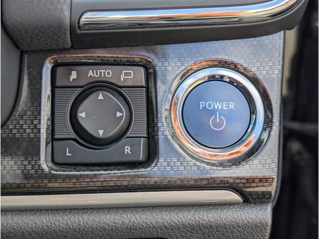 クラウンハイブリッド アスリートＳ　ブラックスタイル　クリアランスソナー　オートクルーズコントロール　バックカメラ　ナビ　アルミホイール　ＨＩＤ　サンルーフ　ＣＶＴ　スマートキー　電動格納ミラー　盗難防止システム　パワーシート　ＣＤ　衝突安全ボディ（6枚目）