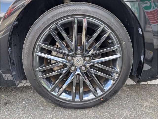 クラウンハイブリッド アスリートＳ　ブラックスタイル　クリアランスソナー　オートクルーズコントロール　バックカメラ　ナビ　アルミホイール　ＨＩＤ　サンルーフ　ＣＶＴ　スマートキー　電動格納ミラー　盗難防止システム　パワーシート　ＣＤ　衝突安全ボディ（20枚目）