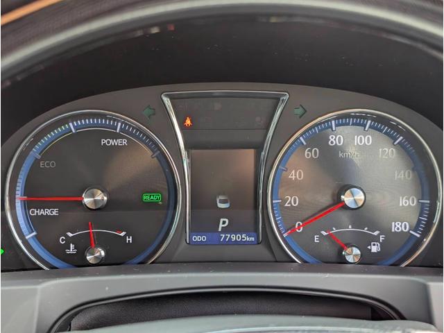 クラウンハイブリッド アスリートＳ　ブラックスタイル　クリアランスソナー　オートクルーズコントロール　バックカメラ　ナビ　アルミホイール　ＨＩＤ　サンルーフ　ＣＶＴ　スマートキー　電動格納ミラー　盗難防止システム　パワーシート　ＣＤ　衝突安全ボディ（25枚目）