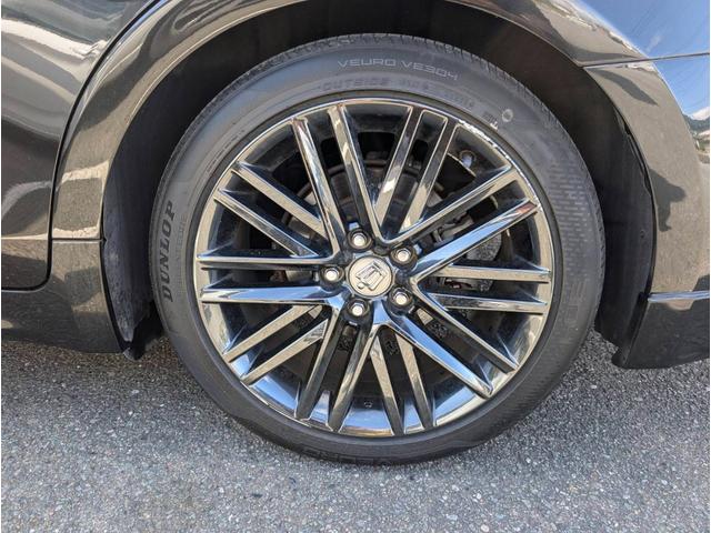 クラウンハイブリッド アスリートＳ　ブラックスタイル　クリアランスソナー　オートクルーズコントロール　バックカメラ　ナビ　アルミホイール　ＨＩＤ　サンルーフ　ＣＶＴ　スマートキー　電動格納ミラー　盗難防止システム　パワーシート　ＣＤ　衝突安全ボディ（38枚目）