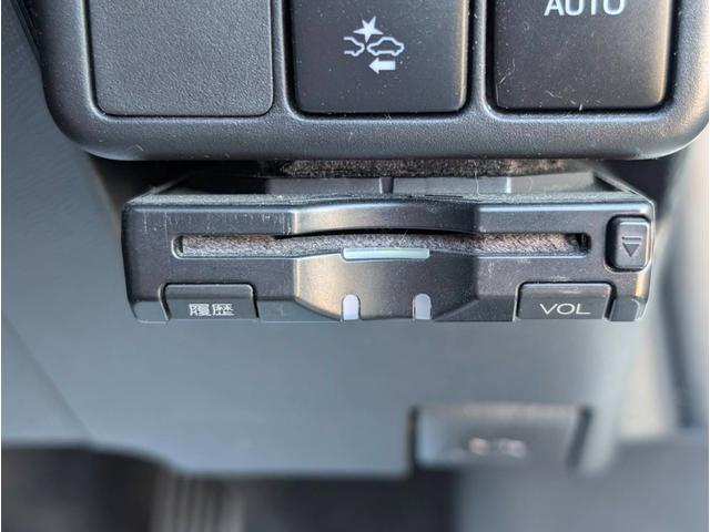 アクア Ｓスタイルブラック　ＥＴＣ　バックカメラ　ナビ　ＴＶ　レーンアシスト　衝突被害軽減システム　アルミホイール　オートマチックハイビーム　オートライト　スマートキー　アイドリングストップ　電動格納ミラー　ＣＶＴ（9枚目）