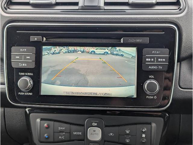 リーフ X ETC バックカメラ ナビ TV オートクルーズコントロール 衝突被害軽減システム スマートキー 電動格納ミラー シートヒーター CVT 盗難防止システム 衝突安全ボディ ABS ESC CD USB(6枚目)