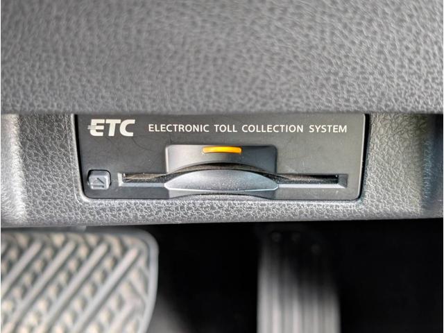 リーフ X ETC バックカメラ ナビ TV オートクルーズコントロール 衝突被害軽減システム スマートキー 電動格納ミラー シートヒーター CVT 盗難防止システム 衝突安全ボディ ABS ESC CD USB(9枚目)