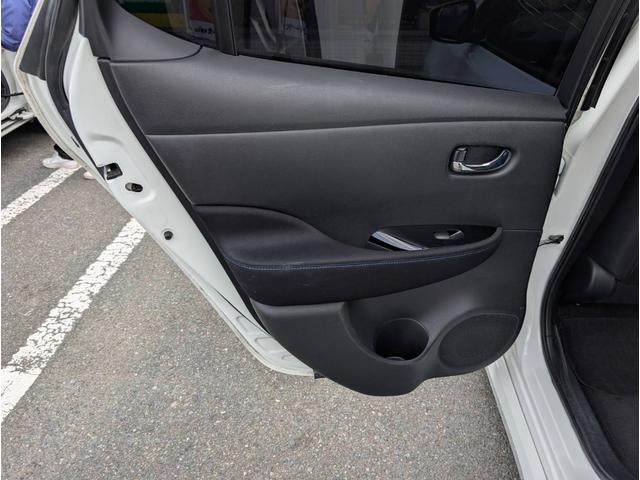 リーフ X ETC バックカメラ ナビ TV オートクルーズコントロール 衝突被害軽減システム スマートキー 電動格納ミラー シートヒーター CVT 盗難防止システム 衝突安全ボディ ABS ESC CD USB(27枚目)