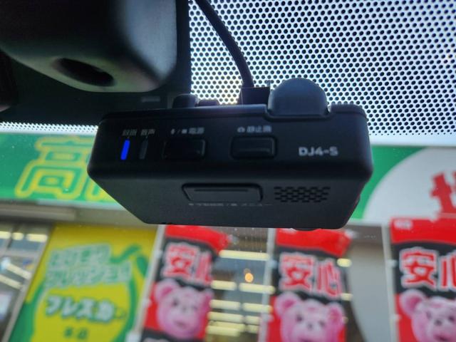 �h���C�u���R�[�_�[������f���Ɖ������L�^���Ă����h���C�u���R�[�_�[�́A���̂̍ۂɊm���ȏ؋��\�͂𔭊����Ă���܂��B