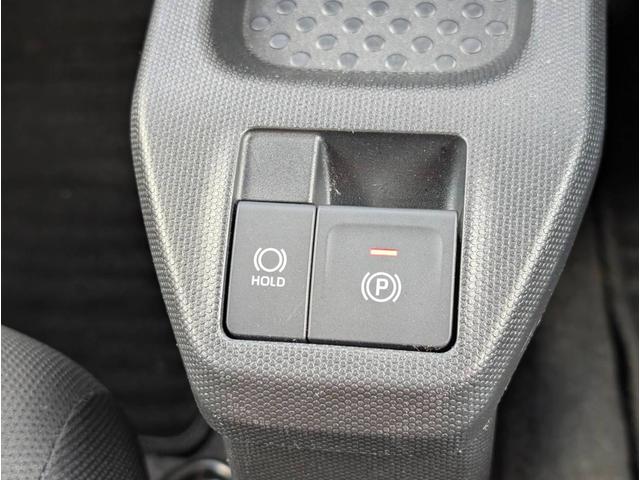 タフト Ｘ　クリアランスソナー　衝突被害軽減システム　ＬＥＤヘッドランプ　スマートキー　アイドリングストップ　電動格納ミラー　サンルーフ　ＣＶＴ　盗難防止システム　ＡＢＳ　ＥＳＣ　ＣＤ　衝突安全ボディ　エアコン（4枚目）