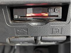 高速走行もスムーズにお支払いが可能な【ＥＴＣ】ご納車までにセットアップを行い、ご納車時にはご利用いただけるようにいたします。 4