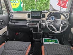 毎回座るフロントシート。運転席は必ず使用する部分ですので、座り心地が重要です！ 2