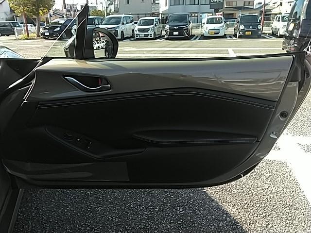 ロードスター Ｓスペシャルパッケージ　キーレス　フルセグ　ＴＶ　エアバッグ　フル装備　助手席エアバッグ　衝突被害軽減システム　ＥＴＣ　バックカメラ　スマートキー　オートクルーズコントロール（12枚目）