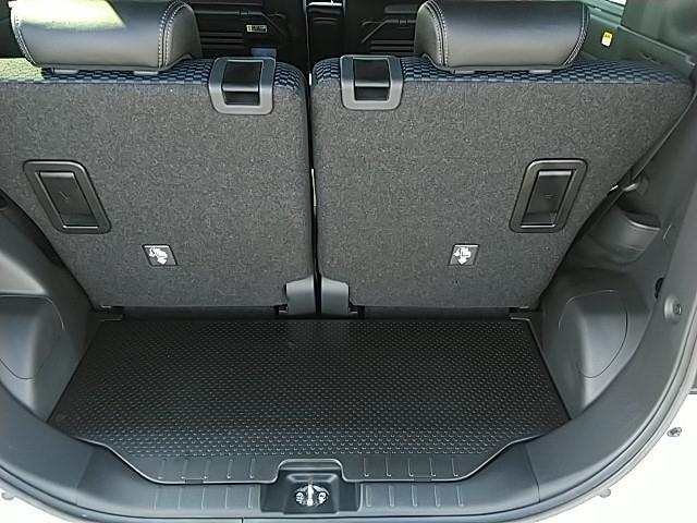 タント カスタムＲＳ　キーレス　１５アルミホイール　エアバッグ　オートマ　フル装備　助手席エアバッグ　衝突被害軽減システム　スマートキー　横滑り防止機能　シートヒーター（12枚目）