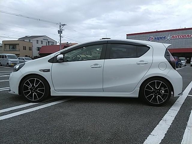 アクア G G’s キーレス フルセグ ナビ&TV 17アルミホイール エアバッグ オートマ フル装備 助手席エアバッグ 衝突被害軽減システム ETC バックカメラ スマートキー オートクルーズコントロール(16枚目)