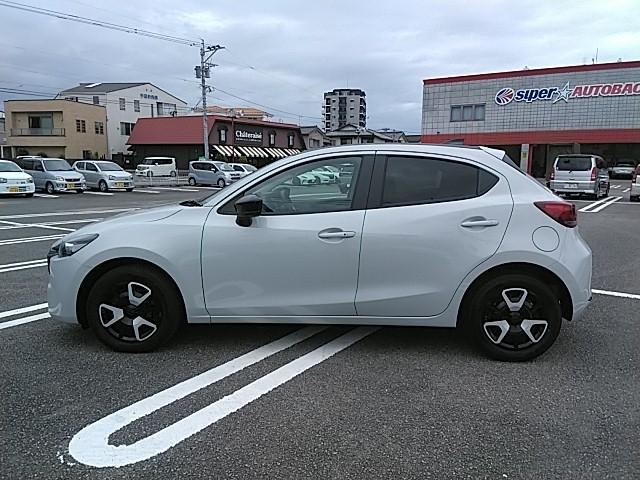 マツダ2 15 BD ワンオーナー キーレス フルセグ ナビ&TV エアバッグ オートマ フル装備 助手席エアバッグ 衝突被害軽減システム ETC バックカメラ スマートキー(16枚目)