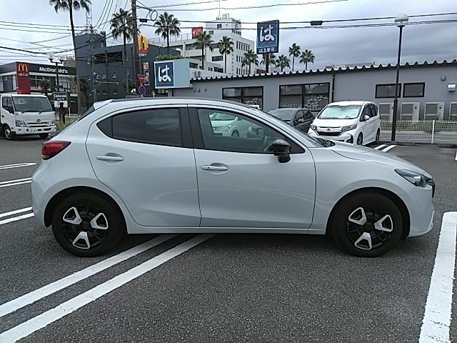 マツダ2 15 BD ワンオーナー キーレス フルセグ ナビ&TV エアバッグ オートマ フル装備 助手席エアバッグ 衝突被害軽減システム ETC バックカメラ スマートキー(17枚目)