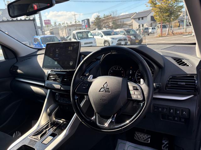 エクリプスクロス Ｇ　ワンオーナー　サンルーフ　キーレス　１８アルミホイール　エアバッグ　オートマ　フル装備　助手席エアバッグ　衝突被害軽減システム　スマートキー　オートクルーズコントロール　シートヒーター（4枚目）