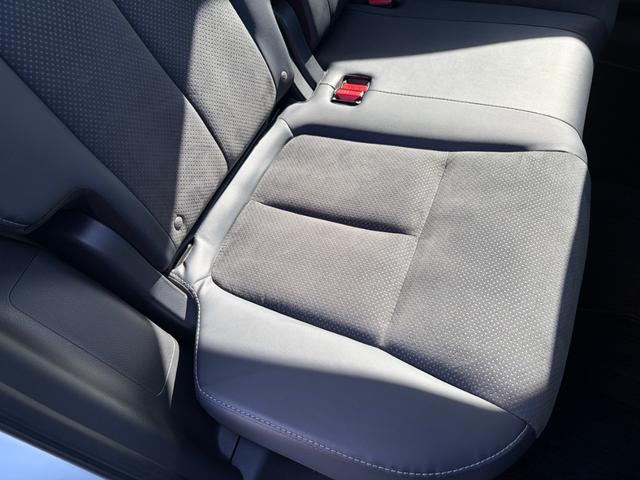 エクリプスクロス Ｇ　ワンオーナー　サンルーフ　キーレス　１８アルミホイール　エアバッグ　オートマ　フル装備　助手席エアバッグ　衝突被害軽減システム　スマートキー　オートクルーズコントロール　シートヒーター（7枚目）