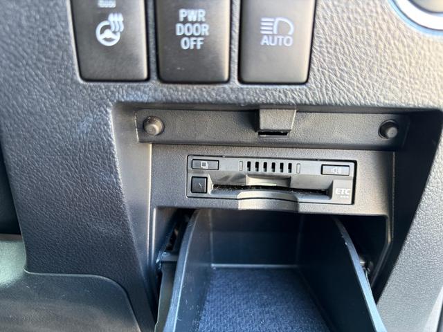 ヴェルファイア ２．５Ｚ　Ｇエディション　ワンオーナー　革シート　キーレス　フルセグ　ナビ＆ＴＶ　１８アルミホイール　乗車定員７人　エアバッグ　電動シート　オートマ　フル装備　助手席エアバッグ　ＥＴＣ　バックカメラ　スマートキー（31枚目）