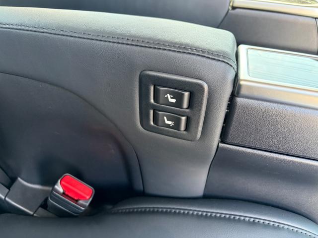 ヴェルファイア ２．５Ｚ　Ｇエディション　ワンオーナー　革シート　キーレス　フルセグ　ナビ＆ＴＶ　１８アルミホイール　乗車定員７人　エアバッグ　電動シート　オートマ　フル装備　助手席エアバッグ　ＥＴＣ　バックカメラ　スマートキー（39枚目）