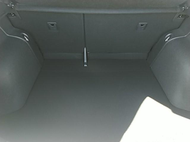 キックス Ｘ　ツートーンインテリアエディション　ワンオーナー　革シート　キーレス　フルセグ　ナビ＆ＴＶ　１７アルミホイール　エアバッグ　オートマ　フル装備　助手席エアバッグ　衝突被害軽減システム　ＥＴＣ　バックカメラ　スマートキー　シートヒーター（12枚目）