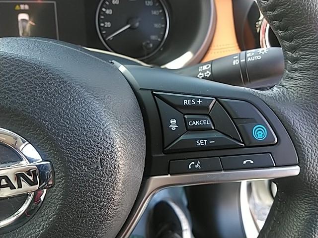 キックス Ｘ　ツートーンインテリアエディション　ワンオーナー　革シート　キーレス　フルセグ　ナビ＆ＴＶ　１７アルミホイール　エアバッグ　オートマ　フル装備　助手席エアバッグ　衝突被害軽減システム　ＥＴＣ　バックカメラ　スマートキー　シートヒーター（21枚目）