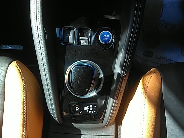 キックス Ｘ　ツートーンインテリアエディション　ワンオーナー　革シート　キーレス　フルセグ　ナビ＆ＴＶ　１７アルミホイール　エアバッグ　オートマ　フル装備　助手席エアバッグ　衝突被害軽減システム　ＥＴＣ　バックカメラ　スマートキー　シートヒーター（29枚目）