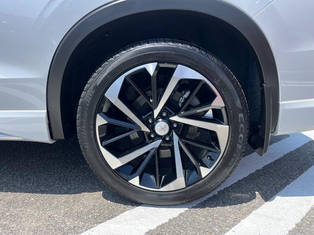 アウトランダーＰＨＥＶ Ｐ　ＢＯＳＥプレミアムサウンド　全周囲カメラ　シートヒーター　置くだけ充電　レーダークルーズ　ステアリングヒーター（33枚目）