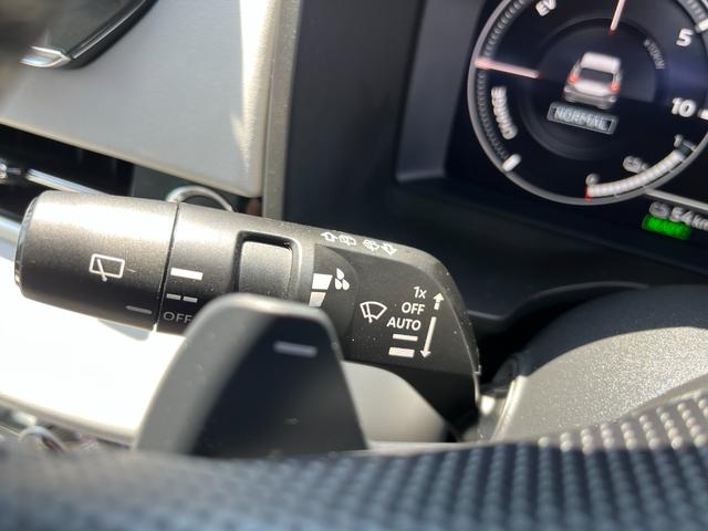 アウトランダーＰＨＥＶ Ｐ　ＢＯＳＥプレミアムサウンド　全周囲カメラ　シートヒーター　置くだけ充電　レーダークルーズ　ステアリングヒーター（37枚目）