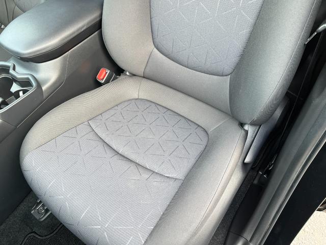 RAV4 X XフルセグTV ナビ Bluetooth オートリトラミラ クルーズコントロール 衝突軽減ブレーキ 車線逸脱警告(9枚目)