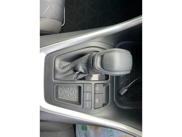 RAV4 X XフルセグTV ナビ Bluetooth オートリトラミラ クルーズコントロール 衝突軽減ブレーキ 車線逸脱警告(25枚目)