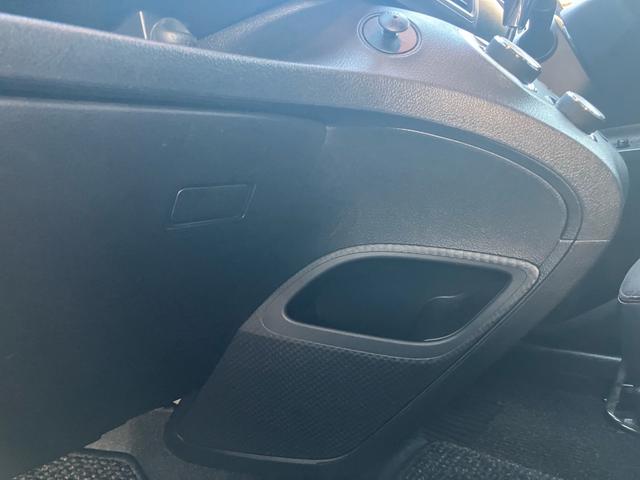 シエンタ ハイブリッドG クエロ ETC TV&ナビ バックカメラ プッシュスタート キーレスエントリー 両側電動スライドドア 3列シート エアバック オートライト パワーウィンドウ 車検付き(47枚目)