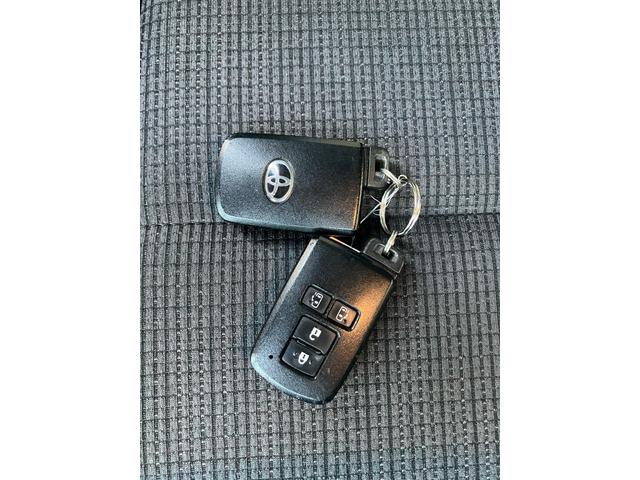 シエンタ ハイブリッドG クエロ ETC TV&ナビ バックカメラ プッシュスタート キーレスエントリー 両側電動スライドドア 3列シート エアバック オートライト パワーウィンドウ 車検付き(80枚目)