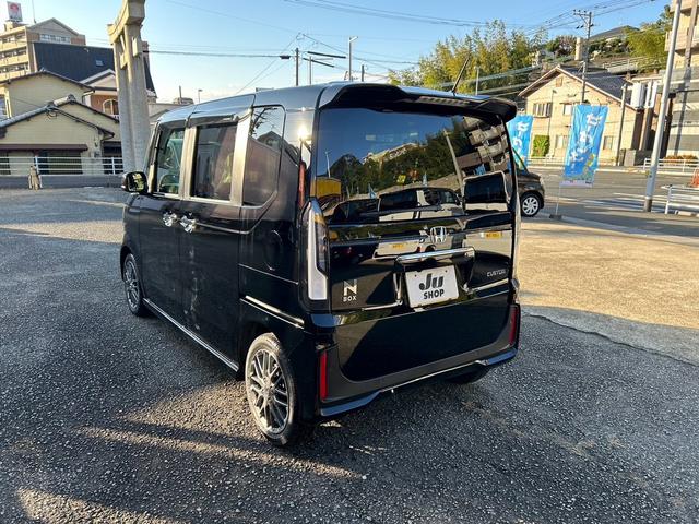 Ｎ－ＢＯＸカスタム ターボ　ホンダセンシング　ナビ装着パッケージ　両側パワースライドドア　カロッツェリア９インチナビ　ＤＴＶ　Ｂｌｕｅｔｏｏｔｈ　ビルトインＥＴＣ　フロアマット　サイドバイザー（4枚目）