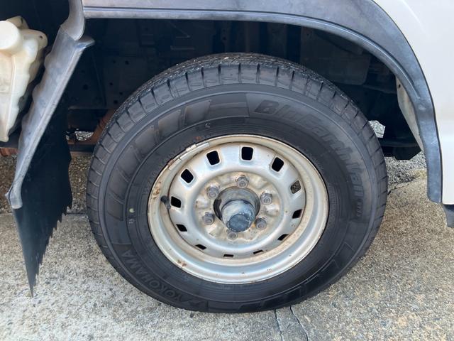 エルフトラック フラットロー オートマ 垂直パワーゲート 三方開 ETC リアダブルタイヤ 積載量1450kg エアコン パワステ パワーウインド 運転席エアバック(5枚目)