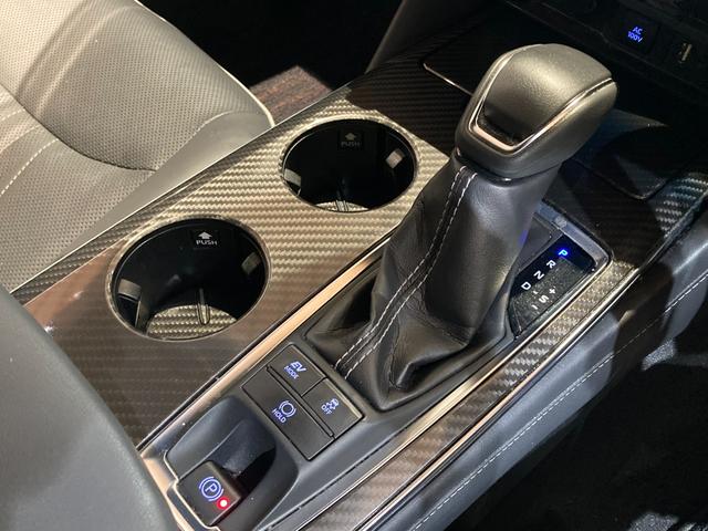 クラウンハイブリッド ＲＳアドバンス　パノラミックビューカメラ／ＨＵＤ／ＢＳＭ／追従機能（ＡＣＣ）／純正ナビ（Ｂｌｕｅｔｏｏｔｈ／ＣＤ／ＤＶＤ）／電動シート／シートヒータ－／シートエアコン／シートエアコン／レザーシート（35枚目）
