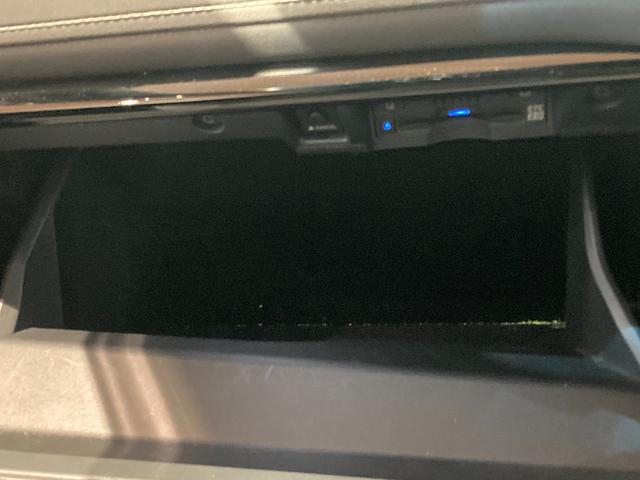 クラウンハイブリッド ＲＳアドバンス　パノラミックビューカメラ／ＨＵＤ／ＢＳＭ／追従機能（ＡＣＣ）／純正ナビ（Ｂｌｕｅｔｏｏｔｈ／ＣＤ／ＤＶＤ）／電動シート／シートヒータ－／シートエアコン／シートエアコン／レザーシート（37枚目）