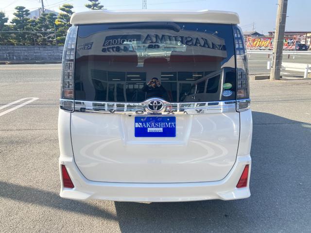 ヴォクシー ＺＳ　煌ＩＩ　両側電動スライド／フルセグナビ（Ｂｌｕｅｔｏｏｔｈ／ＴＶ／ＣＤ／ＤＶＤ）／バックカメラ／後席モニター／プッシュスタート（8枚目）