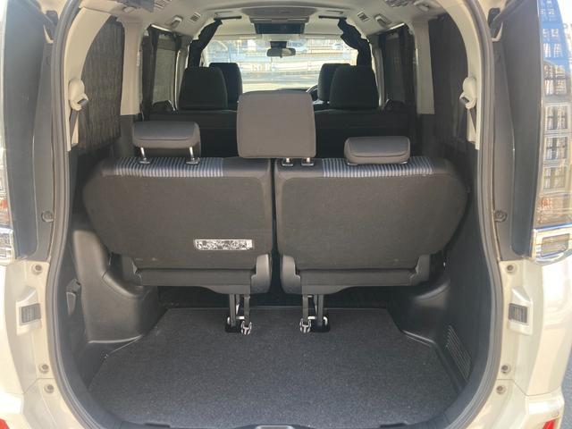 ヴォクシー ＺＳ　煌ＩＩ　両側電動スライド／フルセグナビ（Ｂｌｕｅｔｏｏｔｈ／ＴＶ／ＣＤ／ＤＶＤ）／バックカメラ／後席モニター／プッシュスタート（11枚目）