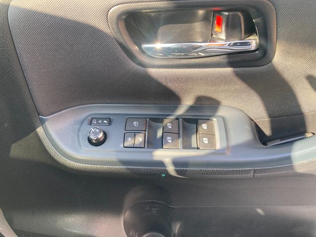 ヴォクシー ＺＳ　煌ＩＩ　両側電動スライド／フルセグナビ（Ｂｌｕｅｔｏｏｔｈ／ＴＶ／ＣＤ／ＤＶＤ）／バックカメラ／後席モニター／プッシュスタート（30枚目）