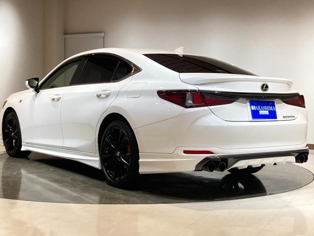 ＥＳ ＥＳ３００ｈ　Ｆスポーツ　ワンオーナー／ＴＲＤフルエアロ／サンルーフ／デジタルインナーミラー／Ｆ　ＳＰＯＲＴ専用オレンジキャリパー／Ｌ　ＴＥＸブラックアルミ／パワーバックドア／置く充電／ＢＳＭ／ＡＣＣ（追従機能）／（7枚目）