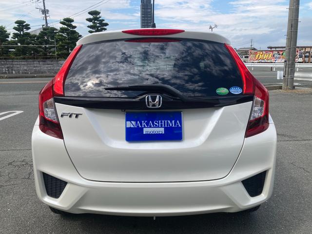 フィット １３Ｇ・Ｆパッケージ　ナビ（Ｂｌｕｅｔｏｏｔｈ／ＣＤ・ＤＶＤ／ＴＶ）／バックカメラ／ＬＥＤヘッドライト／プッシュスタート／スペアキー有（6枚目）