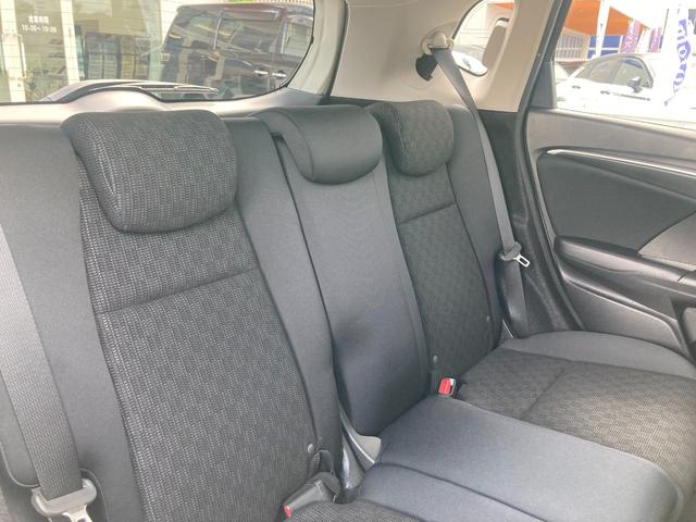 フィット １３Ｇ・Ｆパッケージ　ナビ（Ｂｌｕｅｔｏｏｔｈ／ＣＤ・ＤＶＤ／ＴＶ）／バックカメラ／ＬＥＤヘッドライト／プッシュスタート／スペアキー有（11枚目）