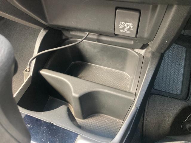 フィット １３Ｇ・Ｆパッケージ　ナビ（Ｂｌｕｅｔｏｏｔｈ／ＣＤ・ＤＶＤ／ＴＶ）／バックカメラ／ＬＥＤヘッドライト／プッシュスタート／スペアキー有（22枚目）