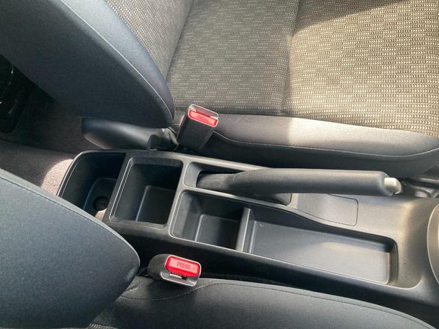 フィット １３Ｇ・Ｆパッケージ　ナビ（Ｂｌｕｅｔｏｏｔｈ／ＣＤ・ＤＶＤ／ＴＶ）／バックカメラ／ＬＥＤヘッドライト／プッシュスタート／スペアキー有（24枚目）