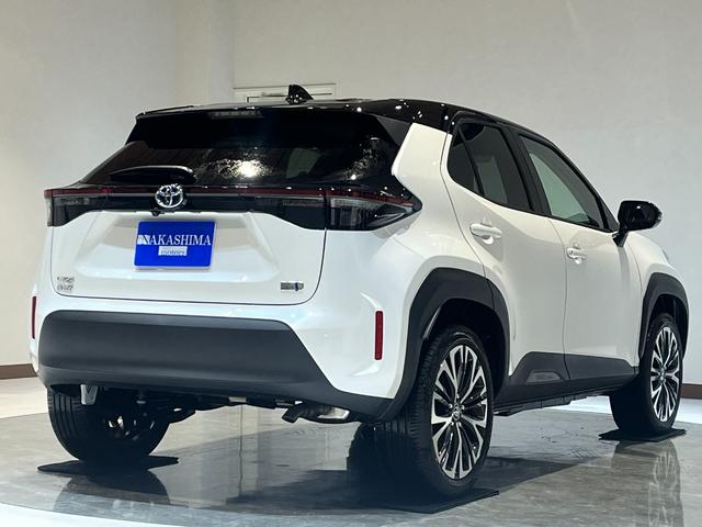 ヤリスクロス ハイブリッドＺ　登録済未使用車／ディスプレイオーディオ／パノラミックビューカメラ／ＢＳＭ／ＡＣＣ（追従機能）／ステアリングヒーター／両席シートヒーター／ハーフレザー（10枚目）