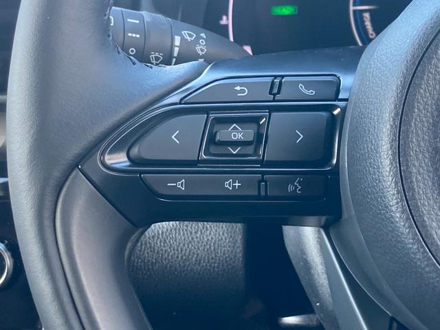 ヤリスクロス ハイブリッドＺ　登録済未使用車／ディスプレイオーディオ／パノラミックビューカメラ／ＢＳＭ／ＡＣＣ（追従機能）／ステアリングヒーター／両席シートヒーター／ハーフレザー（19枚目）