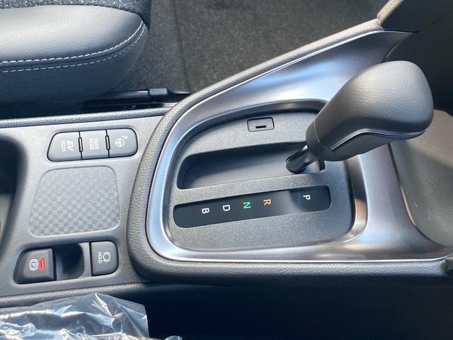 ヤリスクロス ハイブリッドＺ　登録済未使用車／ディスプレイオーディオ／パノラミックビューカメラ／ＢＳＭ／ＡＣＣ（追従機能）／ステアリングヒーター／両席シートヒーター／ハーフレザー（26枚目）