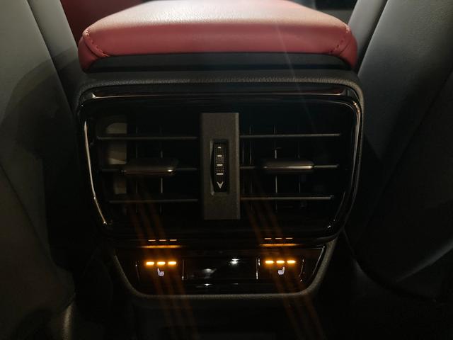 ��Ȃɂ��V�[�g�q�[�^�[