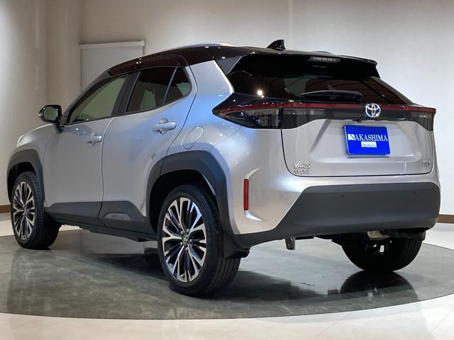 ヤリスクロス ハイブリッドＺ　女性ワンオーナー／禁煙車／新車自社販売・点検／パノラミックビュー／８．０ディスプレイ（Ｂｌｕｅｔｏｏｔｈ／ＴＶ／ＣＤ・ＤＶＤ）／ＬＥＤヘッドライト／電動シート／シートヒーター／ＢＳＭ／ＡＣＣ（追従機能（7枚目）